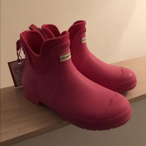 Hunter woman’s short size 9 pink rain boots